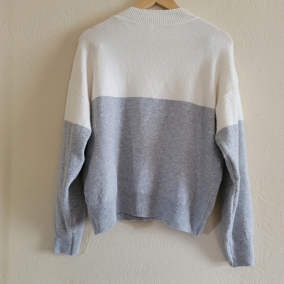 Stylus, Crew Neck Long Sleeve Pullover Sweater, Grey and Ivory, Size Small - Picture 5 of 8
